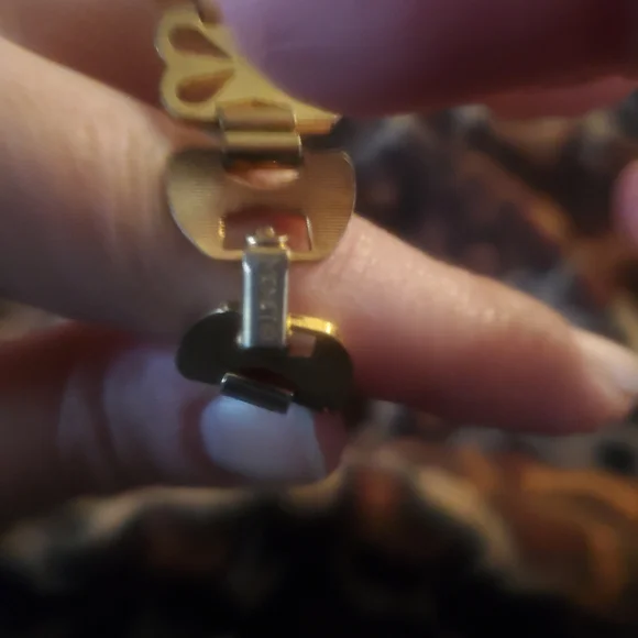 Monet Gold Clover Necklace - Picture 2 of 3